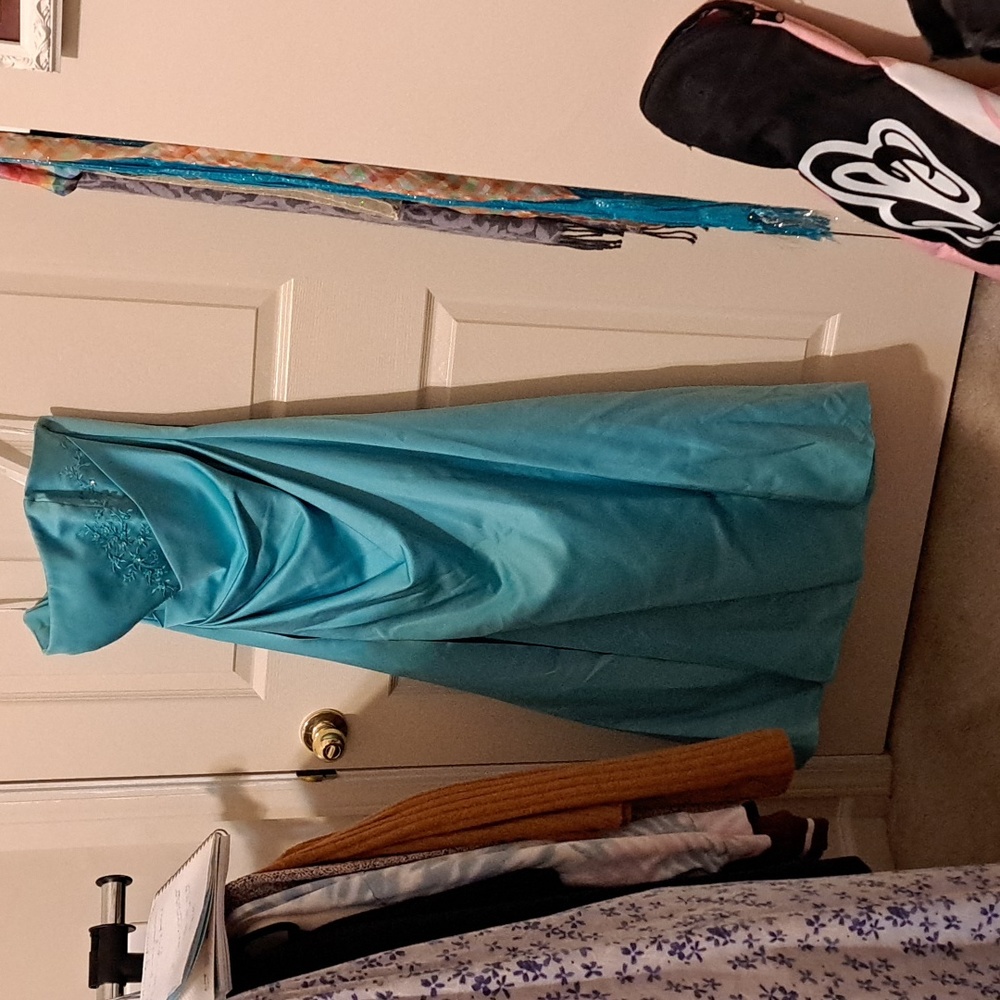 David's Bridal, 8, Light Blue.
